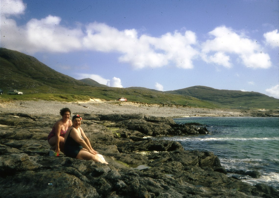 Sept 1970 Eileen and Dolina img 186