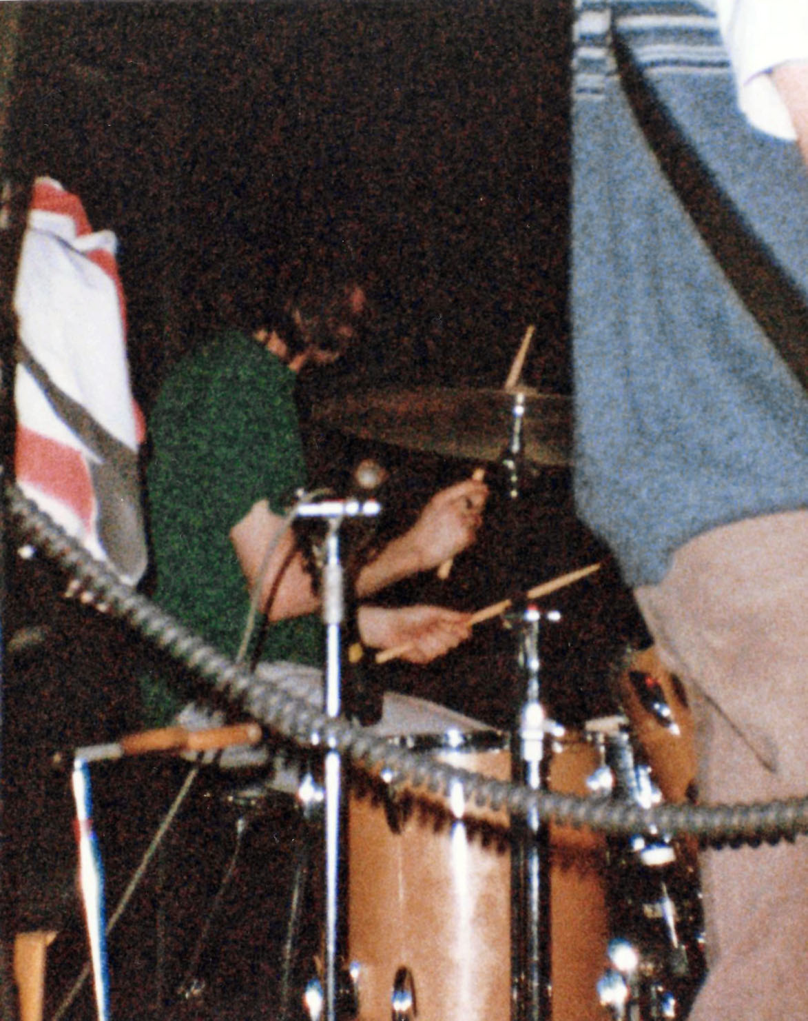 HAPPY MONDAYS 040787 04